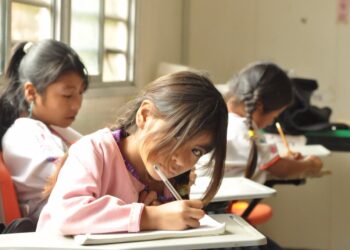 Ministerio de educación establece regreso y Cámara de representantes pide re consideración