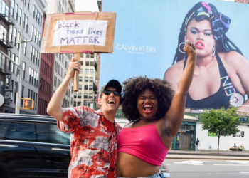 Calvin Klein presentó mujer trans en nueva campaña
