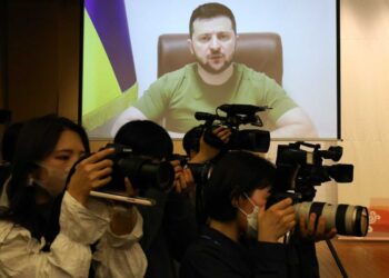 En Ucrania, Zelensky ha puesto la libertad de prensa bajo ataque
