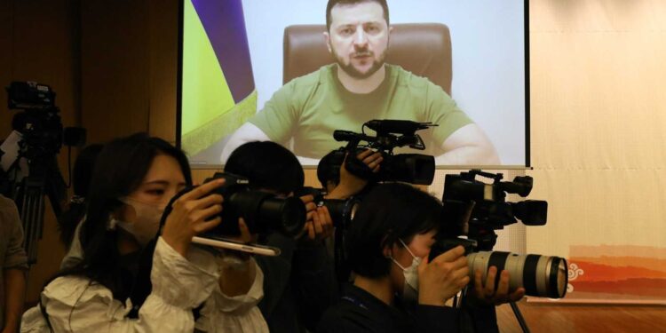 En Ucrania, Zelensky ha puesto la libertad de prensa bajo ataque