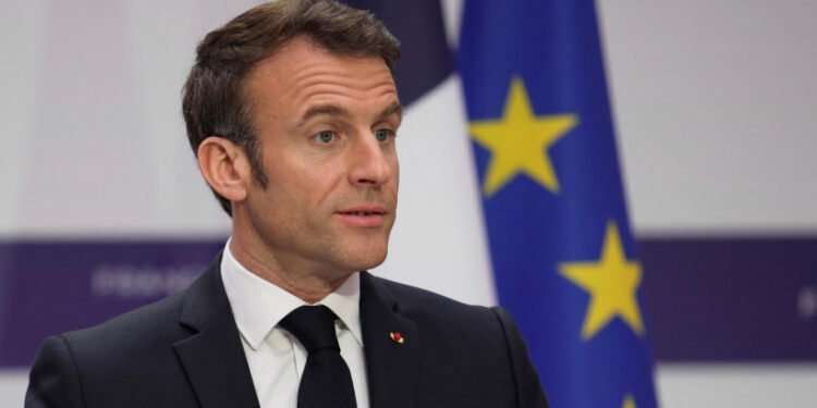 El nuevo fiasco de Macron; negativa y burlas