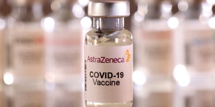 AstraZeneca suspende vacuna de Coronavirus por posibles efectos secundarios graves