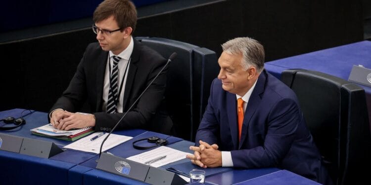 Víctor Orbán se mantuvo firme y ganó ante el Parlamento Europeo