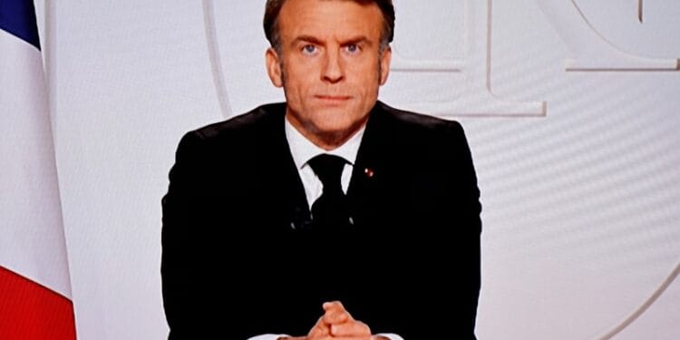 El “ frenético calenturiento guionista” del Elíseo