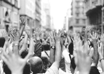 Populismo como distensión de la democracia