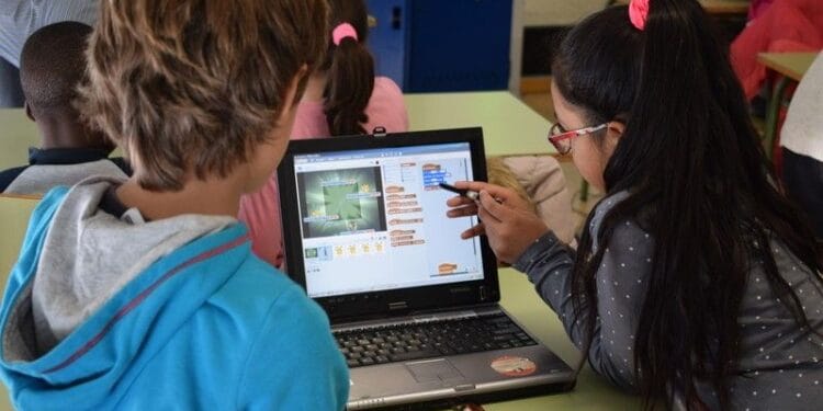 La violencia digital tiene cara de niña… y parece que así seguirá siendo